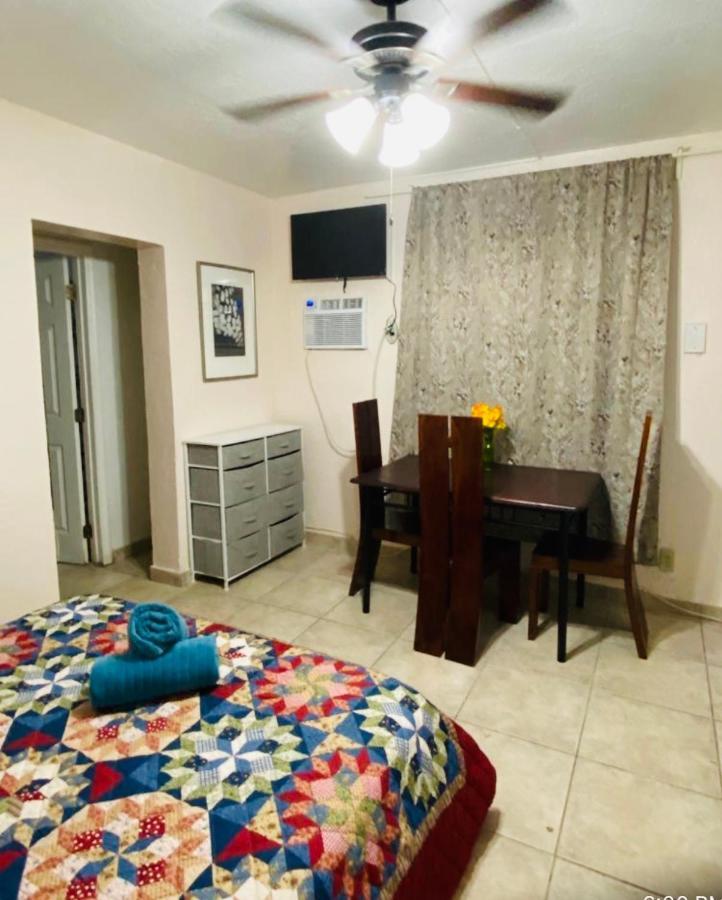 Hallandale Beach Motel With Free Parking And Full Kitchen ! No Extra Fees! Accepting Cash! Exteriör bild