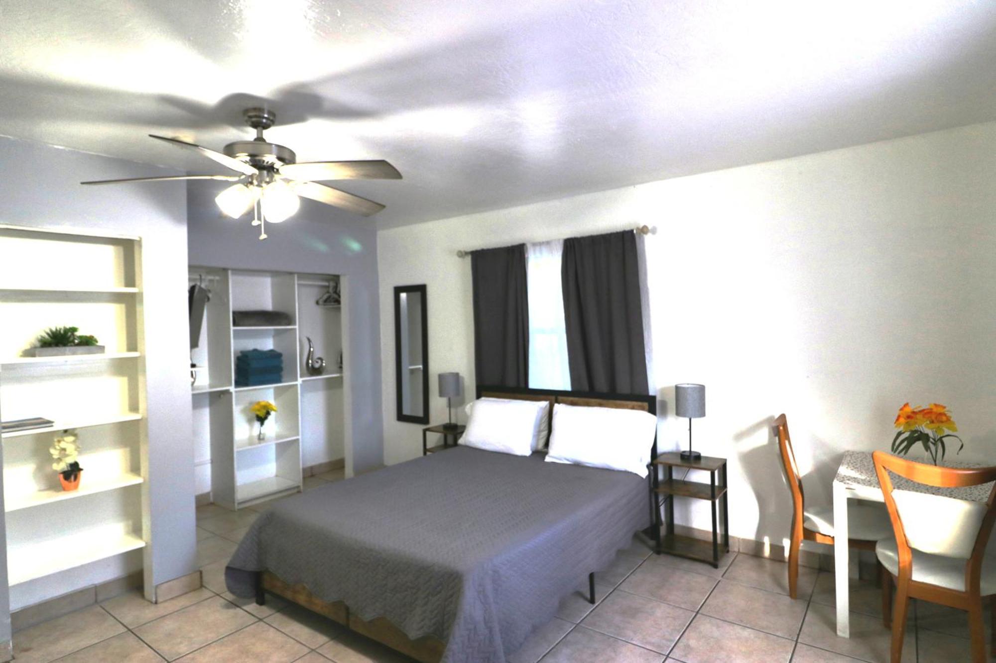 Hallandale Beach Motel With Free Parking And Full Kitchen ! No Extra Fees! Accepting Cash! Exteriör bild