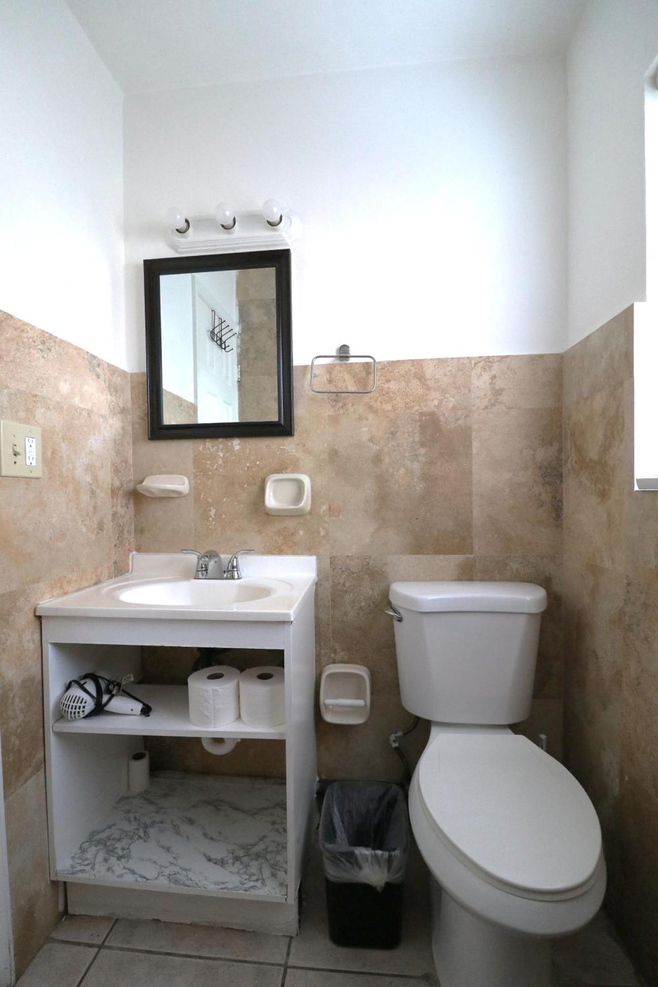 Hallandale Beach Motel With Free Parking And Full Kitchen ! No Extra Fees! Accepting Cash! Exteriör bild