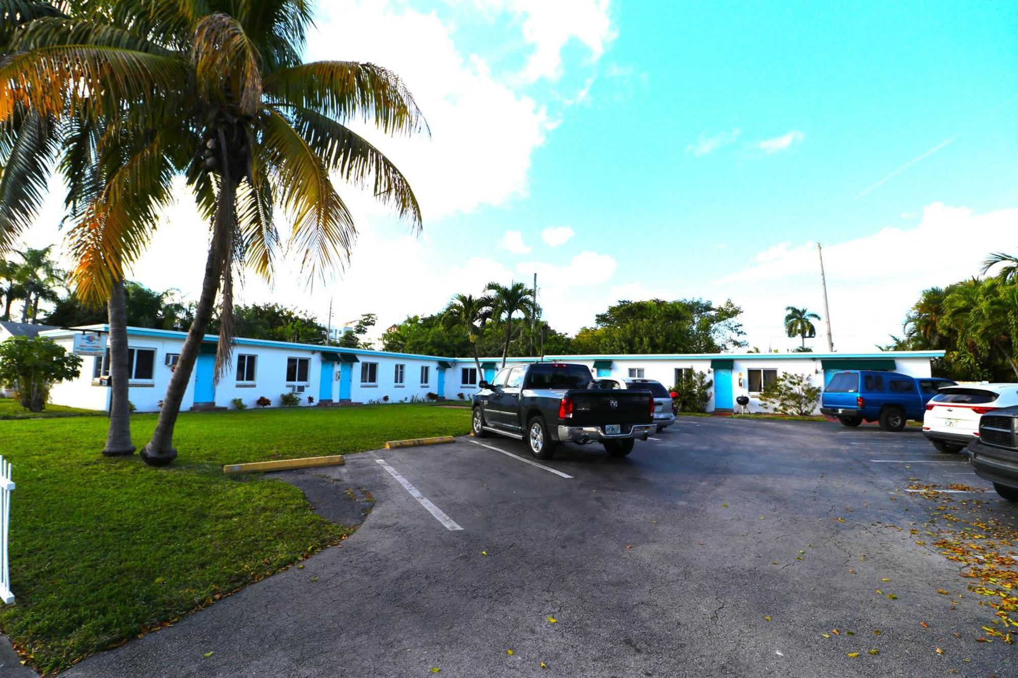 Hallandale Beach Motel With Free Parking And Full Kitchen ! No Extra Fees! Accepting Cash! Exteriör bild