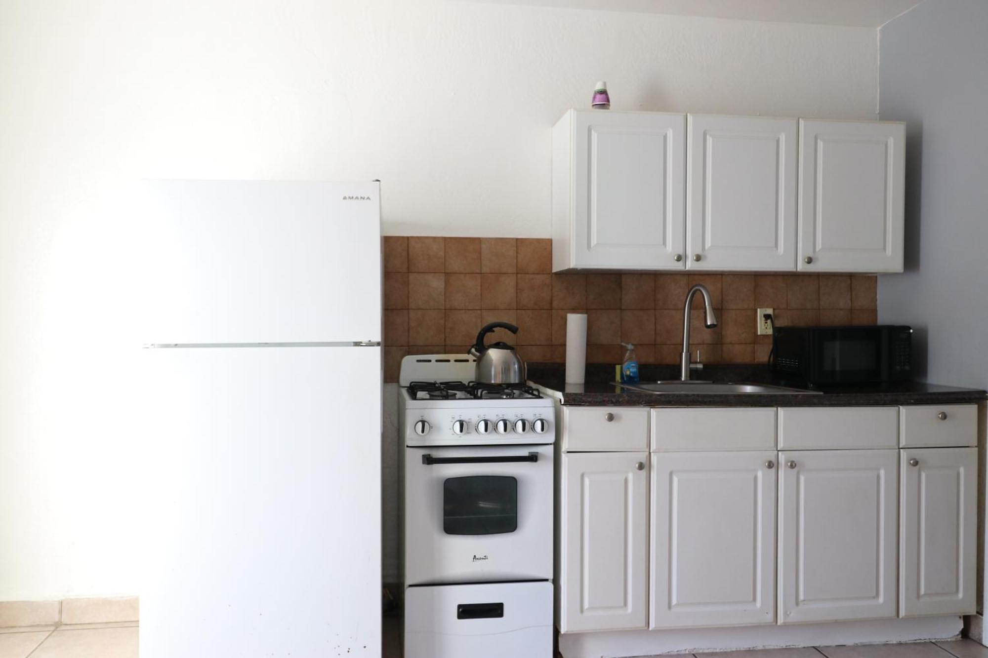 Hallandale Beach Motel With Free Parking And Full Kitchen ! No Extra Fees! Accepting Cash! Exteriör bild